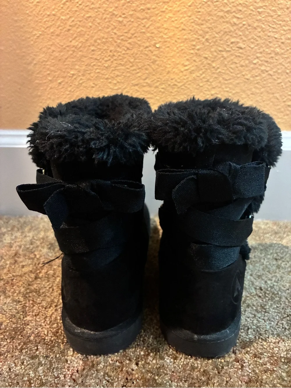 Black Plush Lined Women's Winter Boots - Cozy Slip-On Style